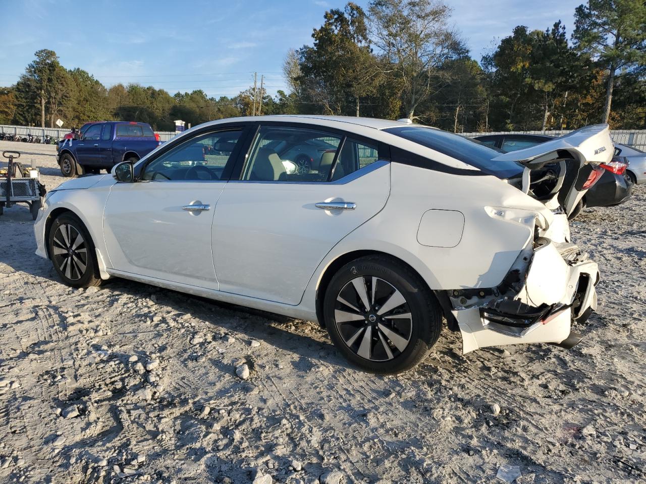 2019 Nissan Altima - Image 2