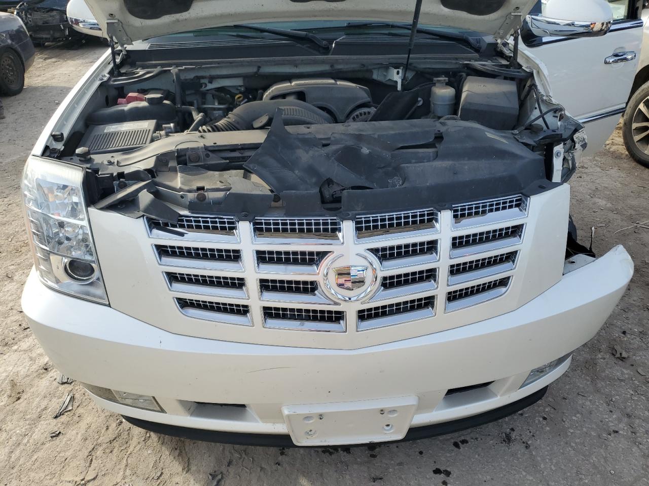 2008 Cadillac Escalade - Image 12