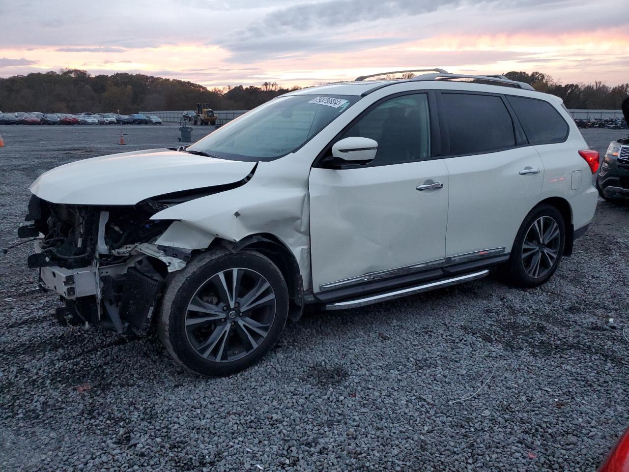 2018 Nissan Pathfinder - Image 1