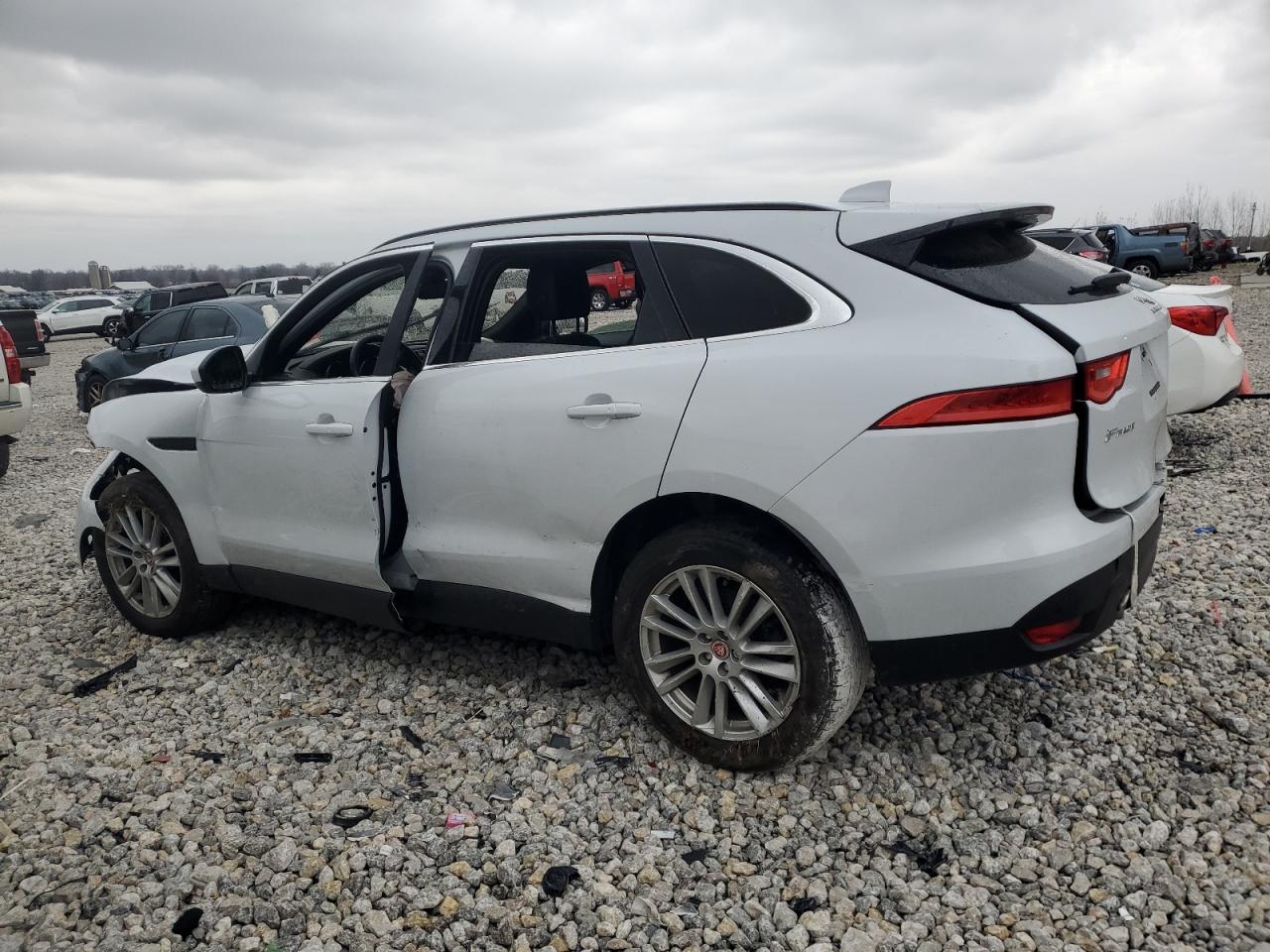 VIN SADCK2BV1HA888098 2017 JAGUAR F-PACE no.2