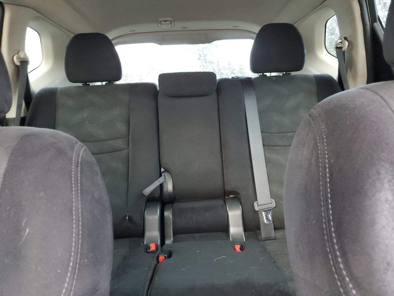 2016 Nissan Rogue - Image 10