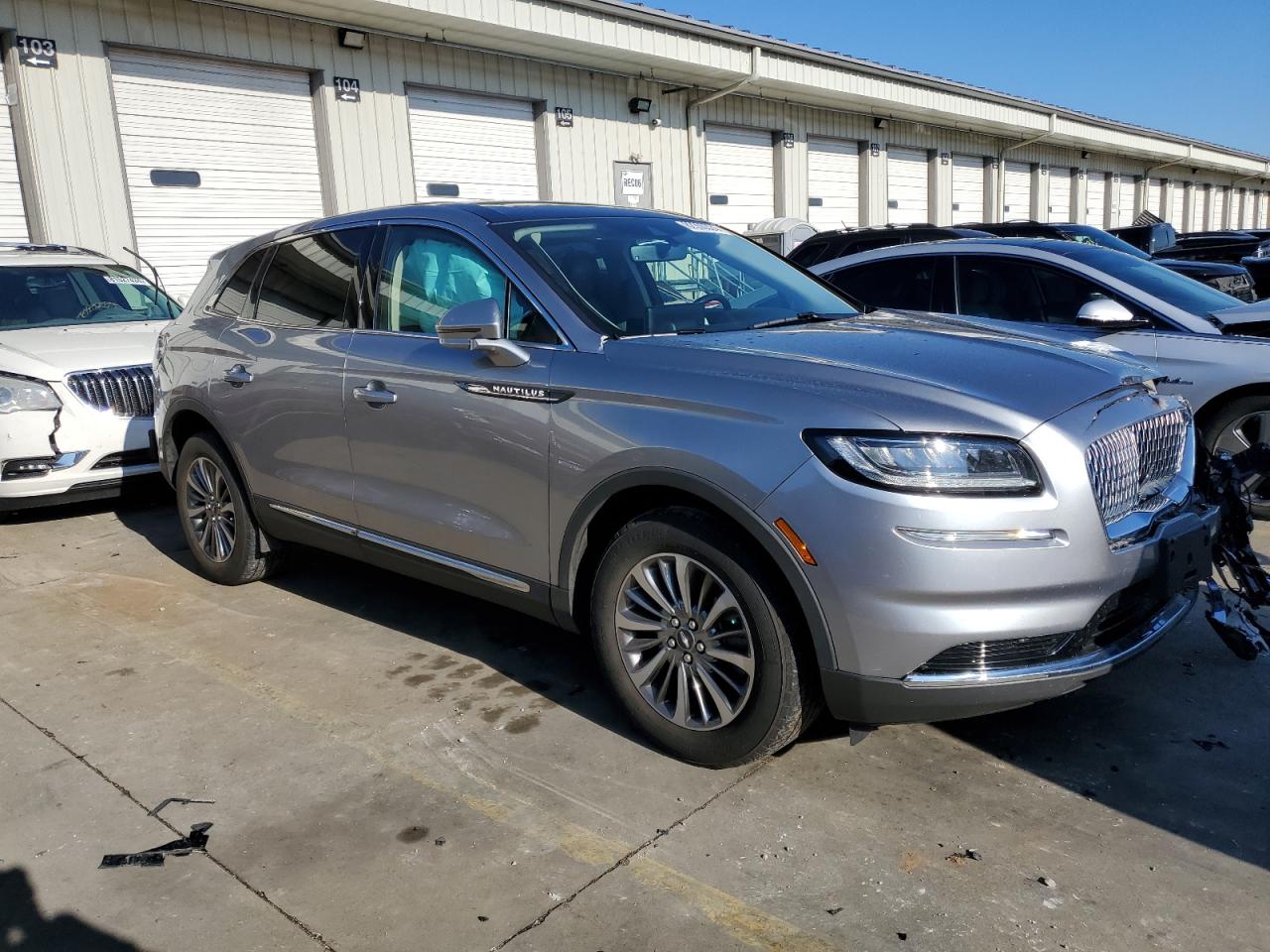 2022 Lincoln Nautilus - Image 4