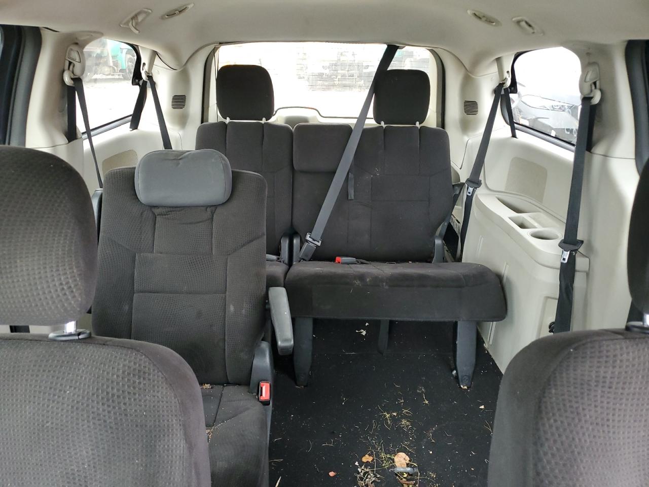 2013 Dodge Caravan - Image 10