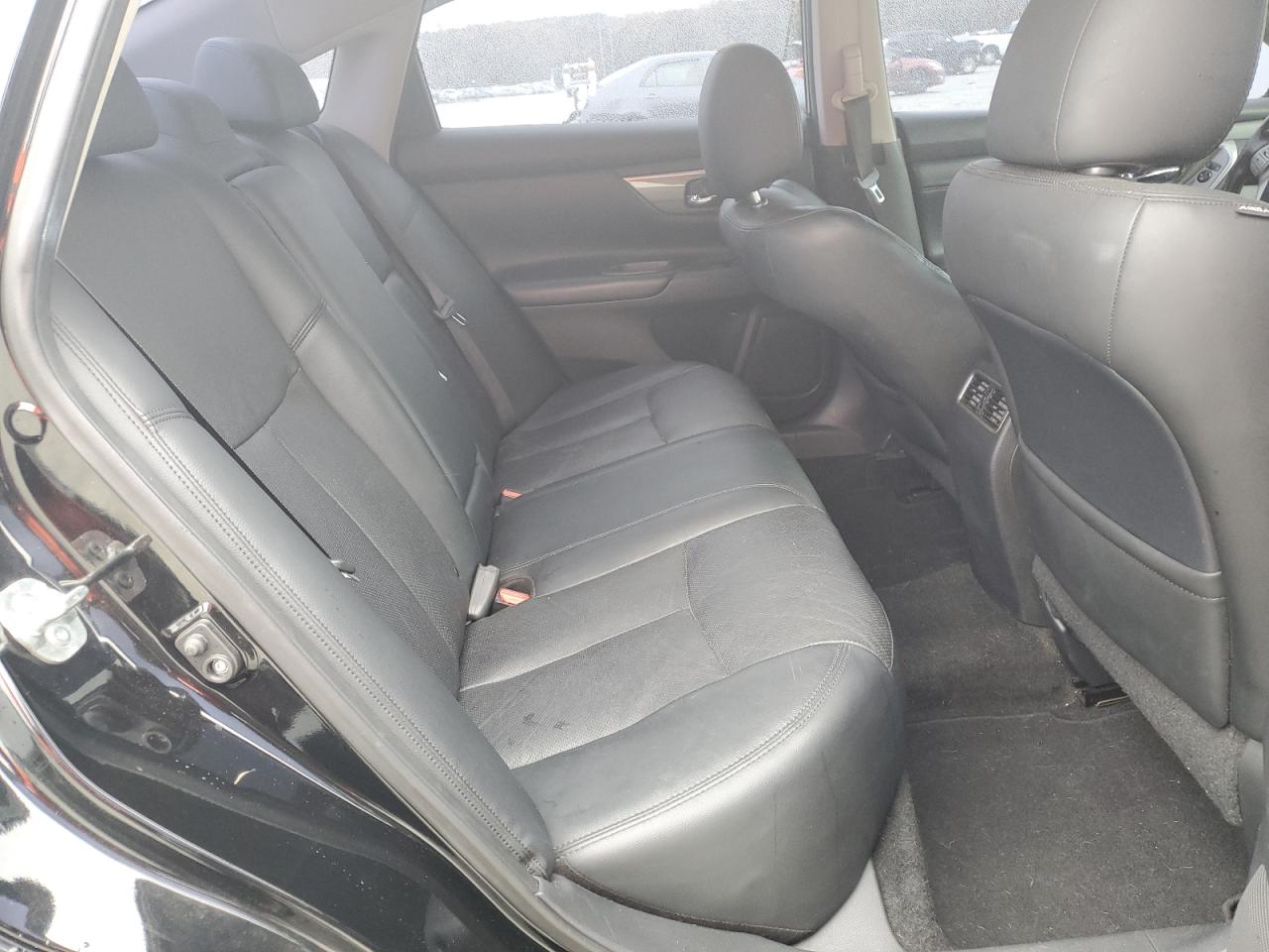 2015 Nissan Altima - Image 10