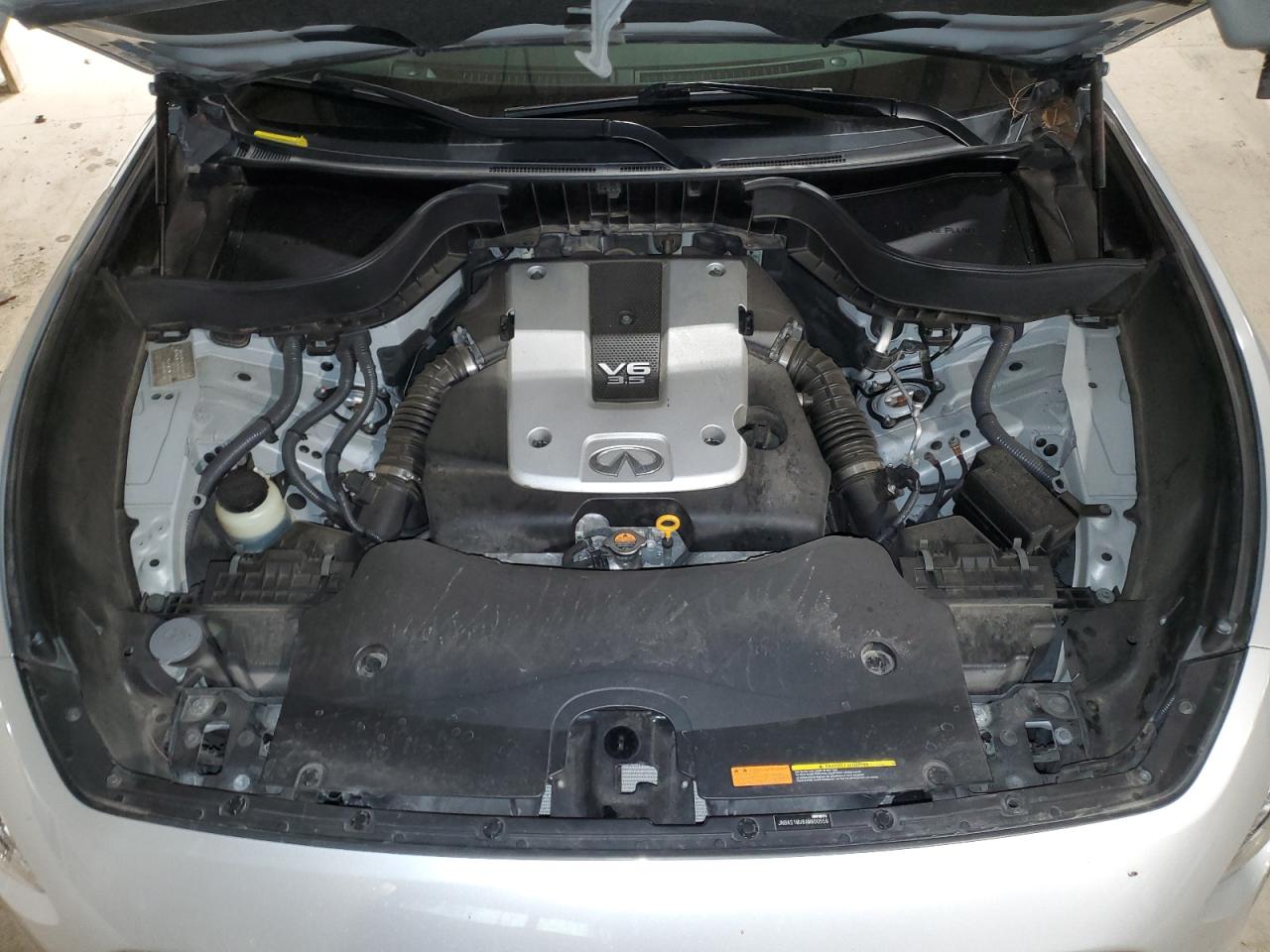 2010 Infiniti FX - Image 12