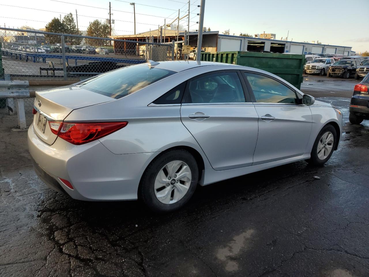 2014 Hyundai Sonata - Image 3