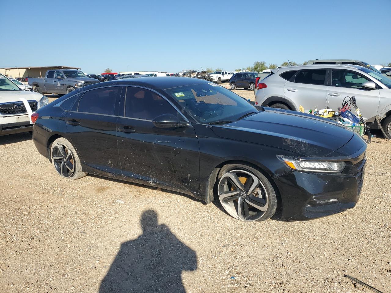 VIN 1HGCV1F30JA130525 2018 HONDA ACCORD no.4