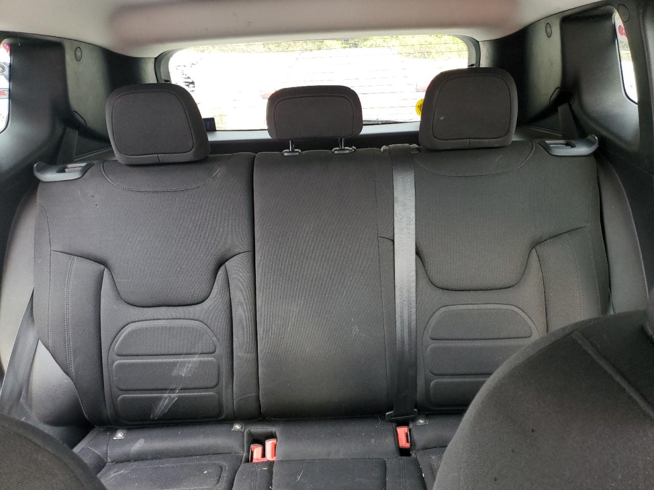 2018 Jeep Renegade - Image 10