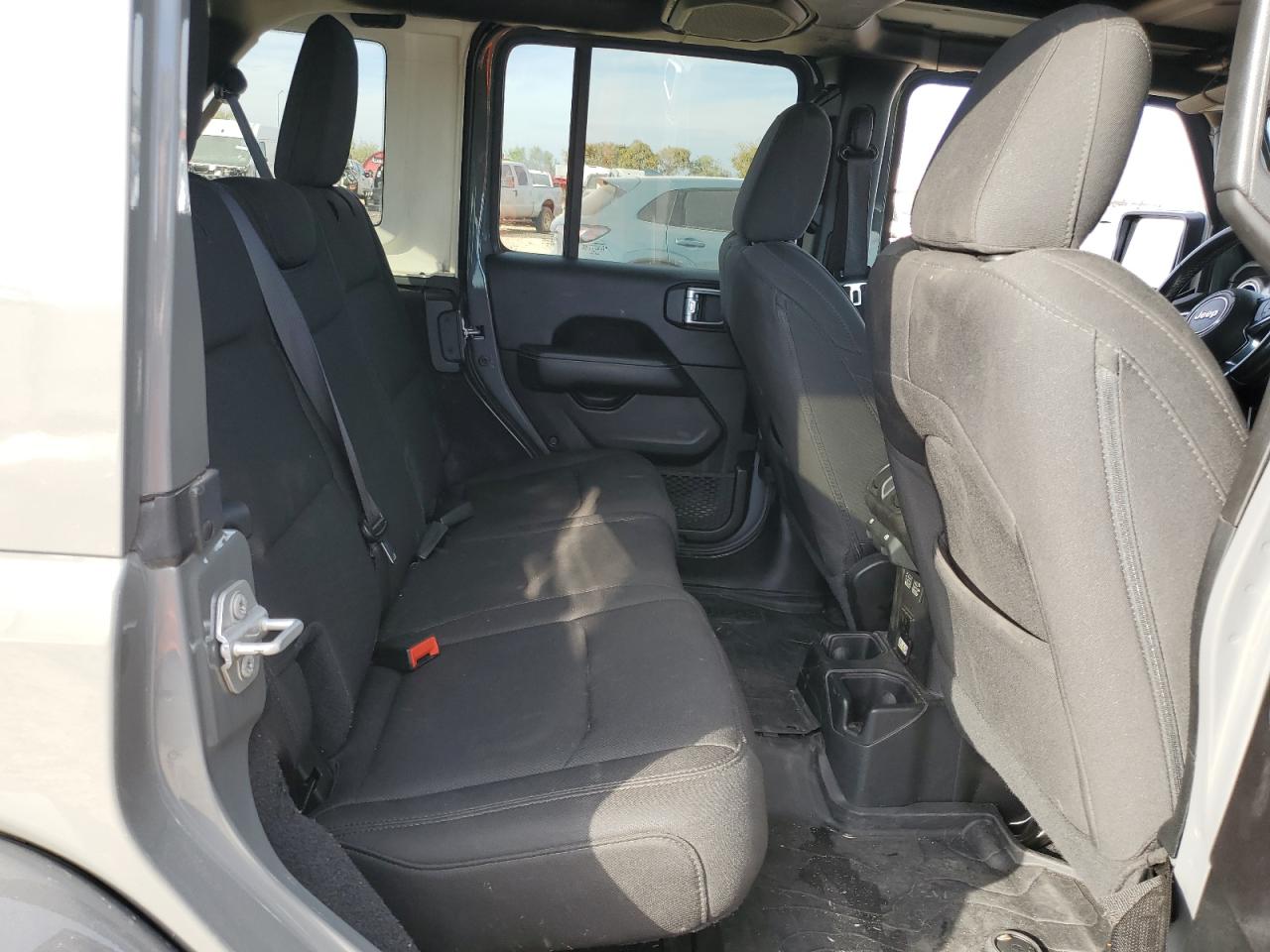 2019 Jeep Wrangler - Image 11