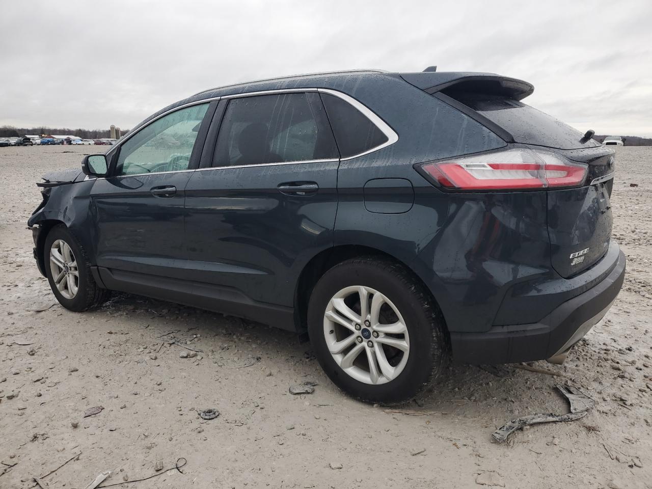2019 Ford Edge - Image 2