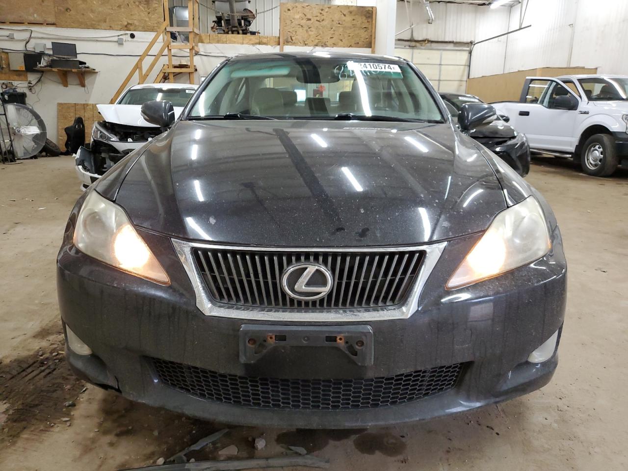 2010 Lexus IS - Image 5