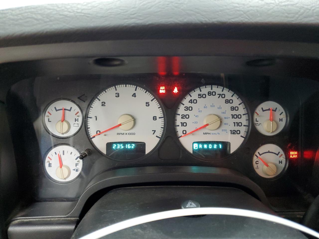 2005 Dodge RAM - Image 9