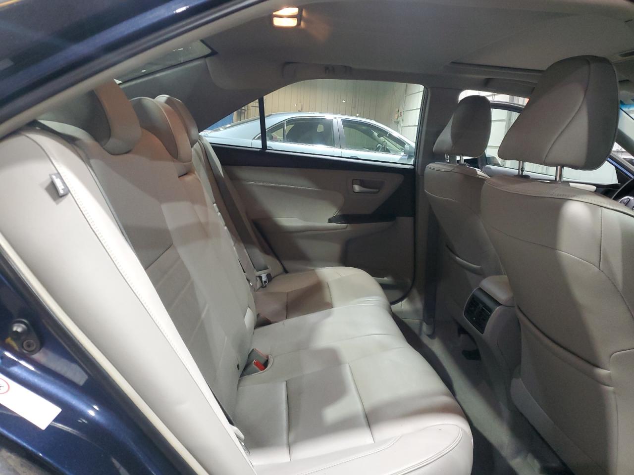 2015 Toyota Camry - Image 10