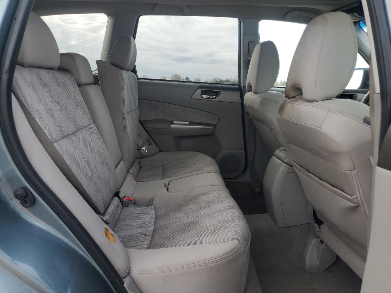 2010 Subaru Forester - Image 11
