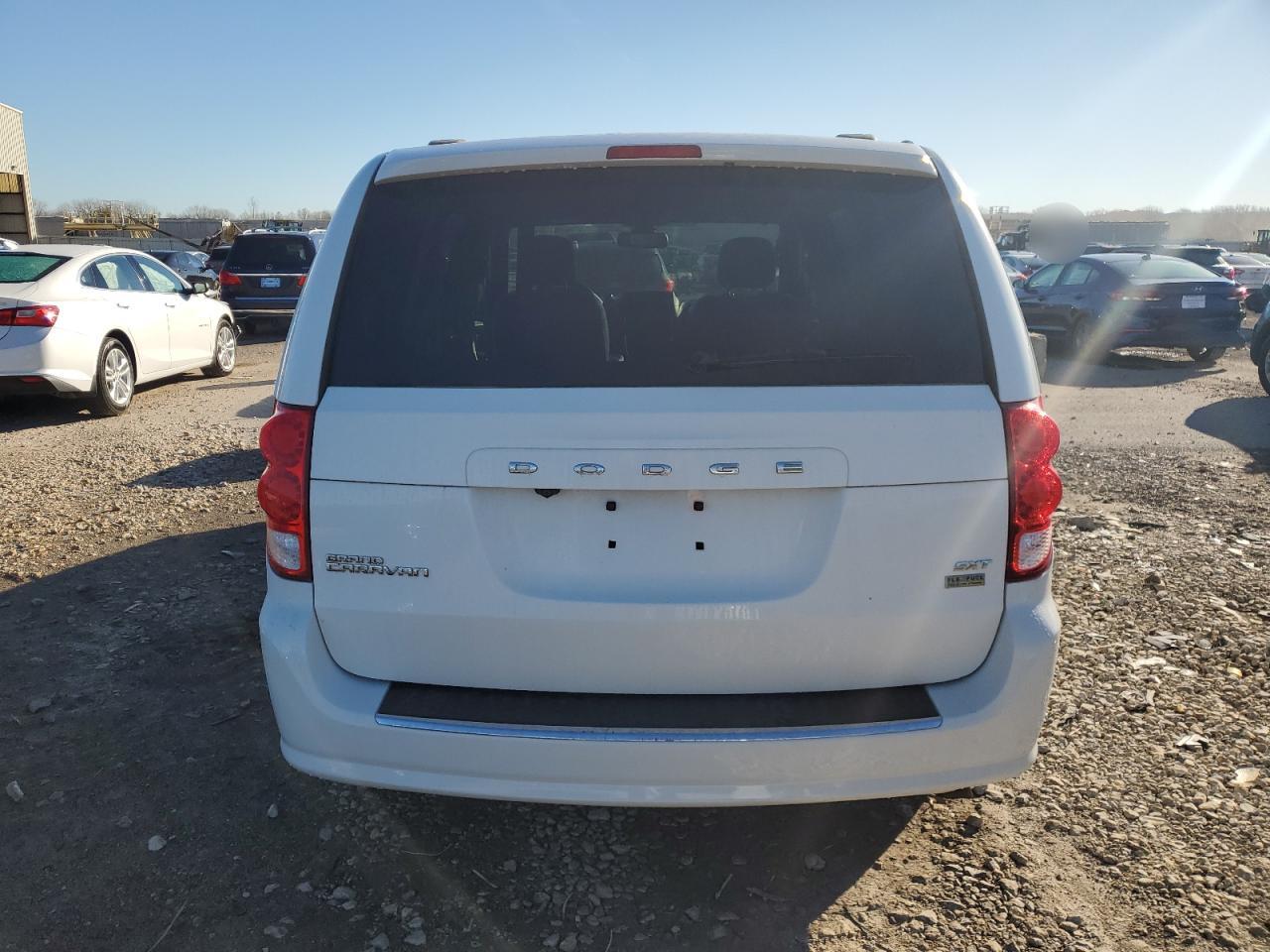 2019 Dodge Caravan - Image 6