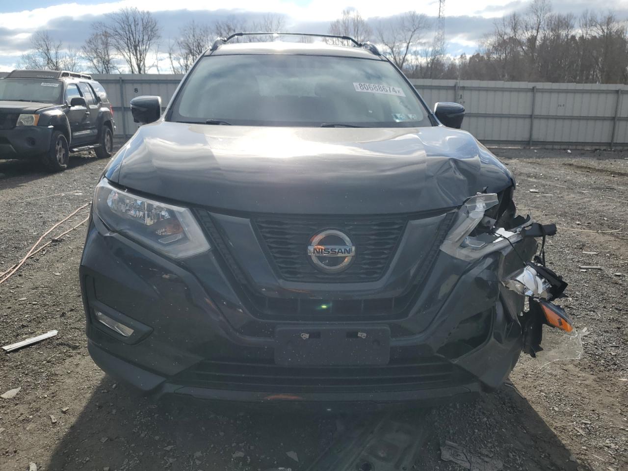 2018 Nissan Rogue - Image 5