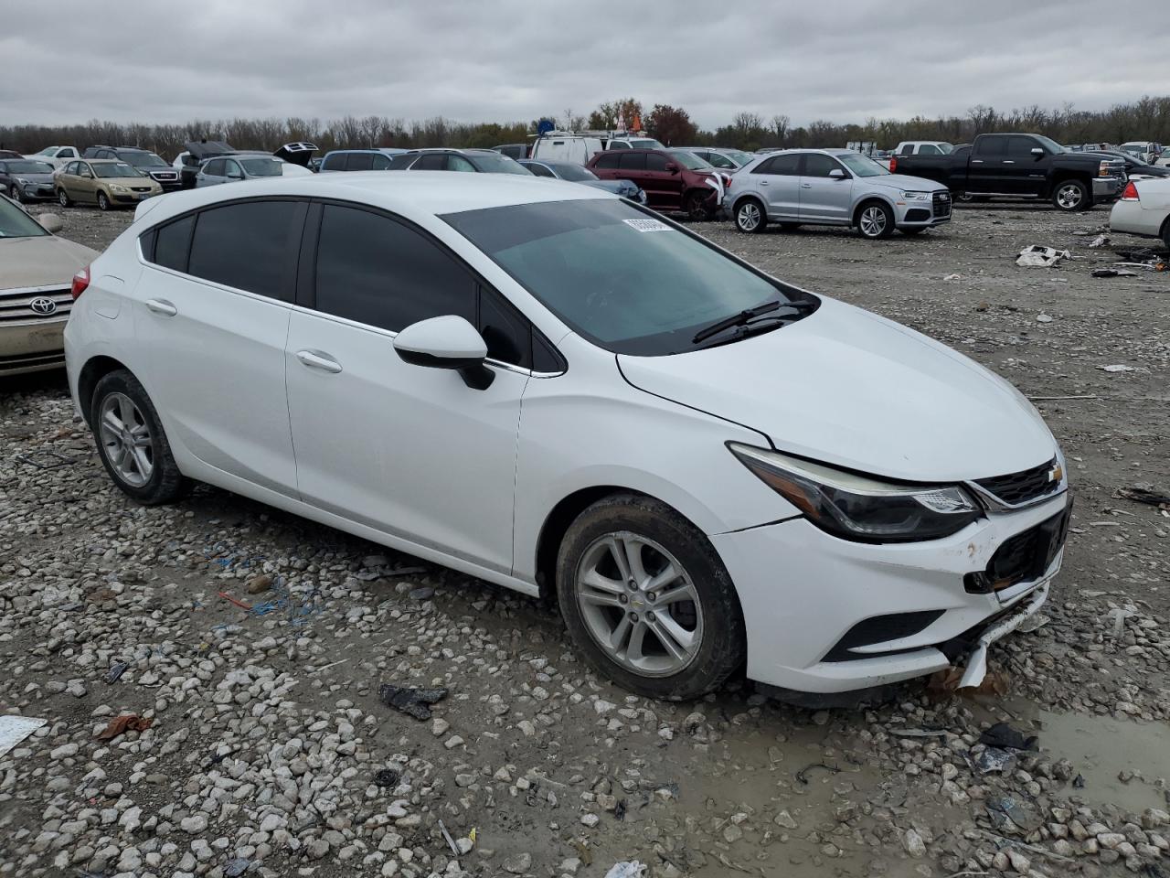 2018 Chevrolet Cruze - Image 4