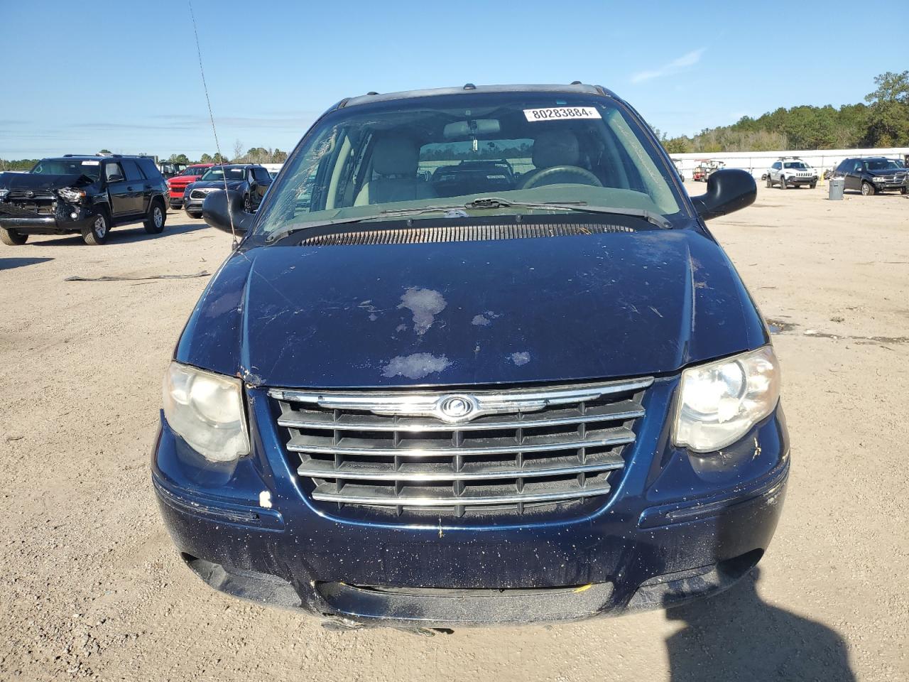 2006 Chrysler Town & Country - Image 5