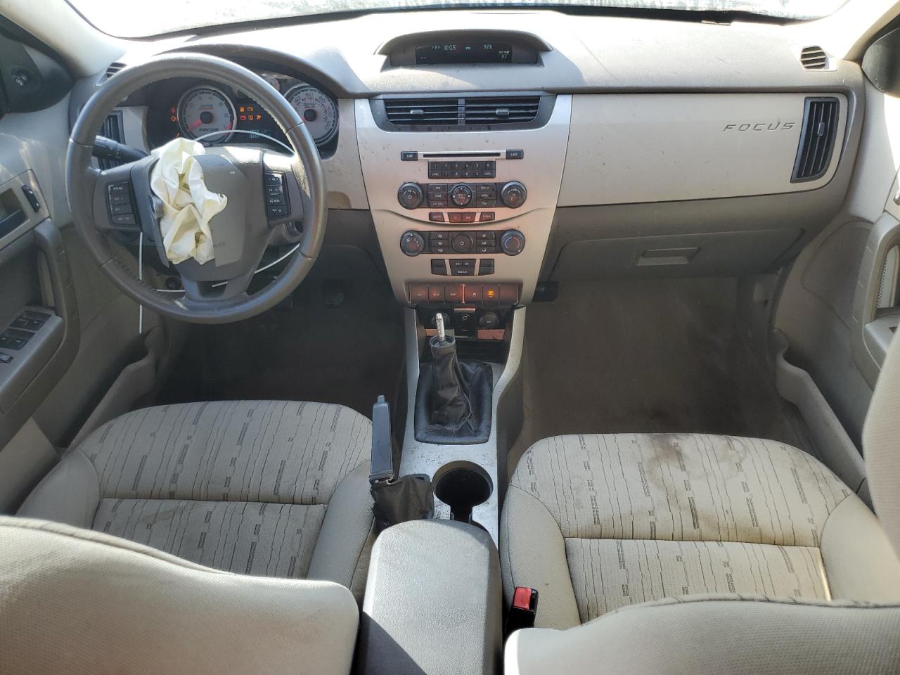 2010 Ford Focus - Image 8