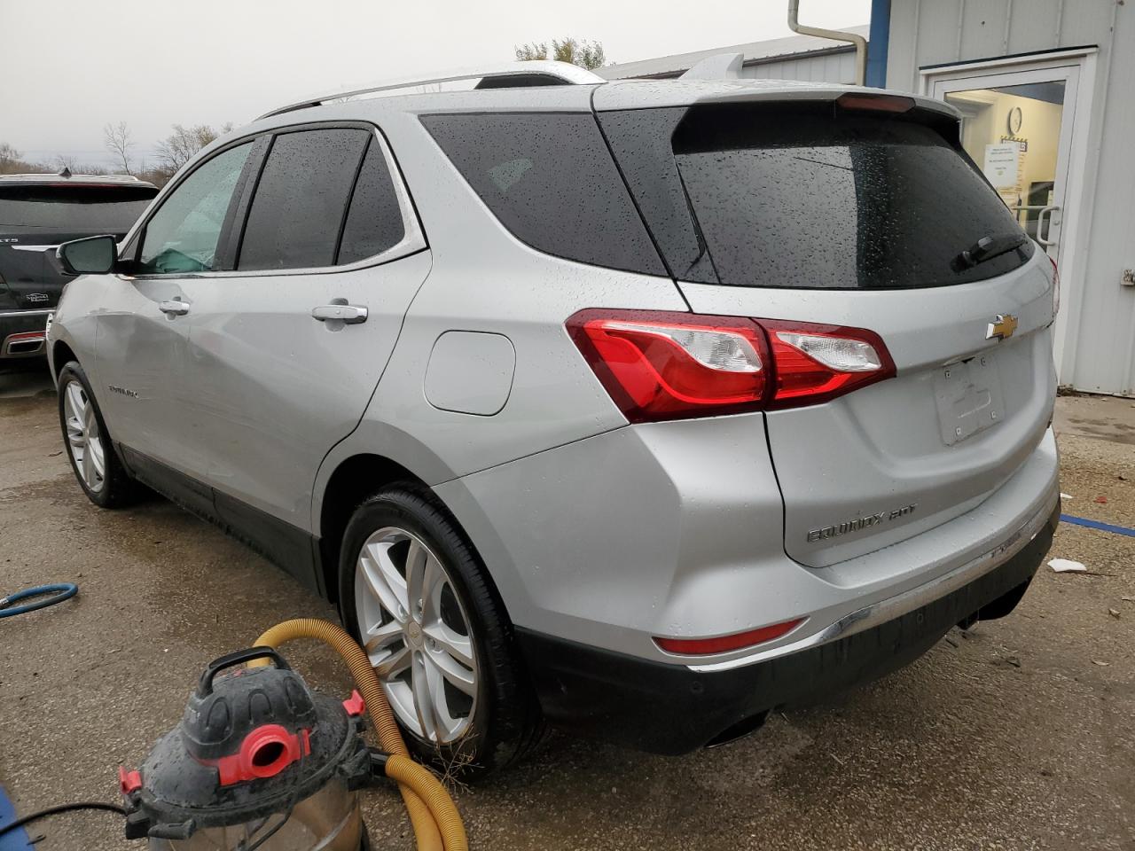 2018 Chevrolet Equinox - Image 2
