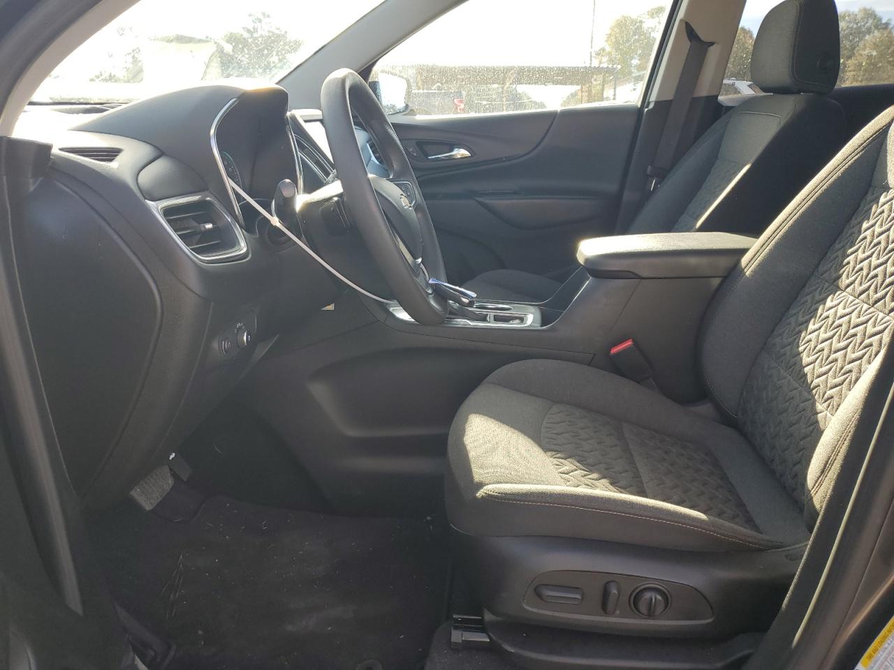 2022 Chevrolet Equinox - Image 7