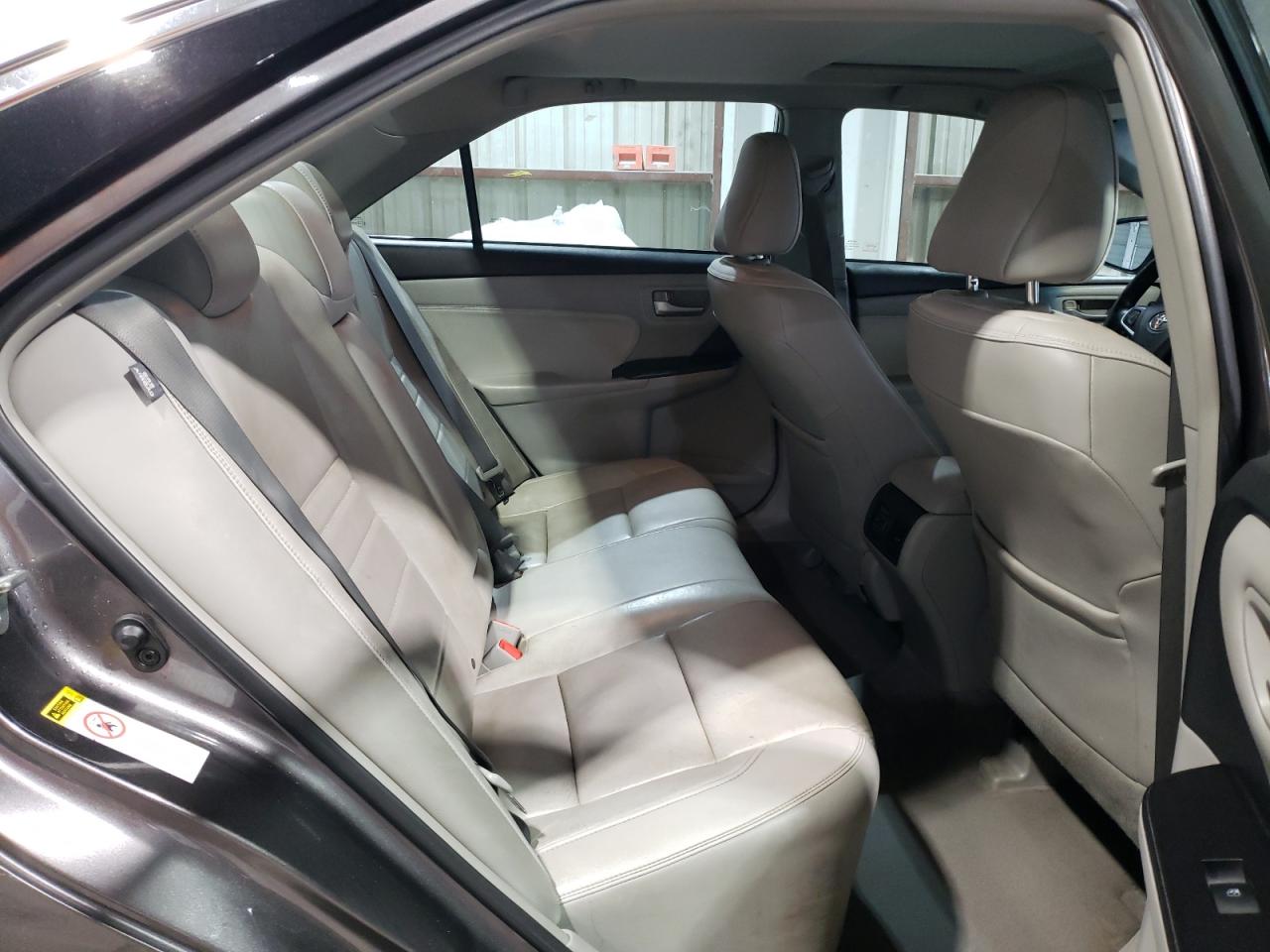 2015 Toyota Camry - Image 10