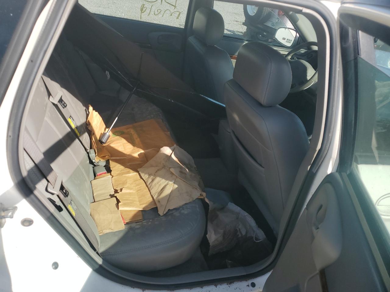 2004 Chevrolet Impala - Image 10