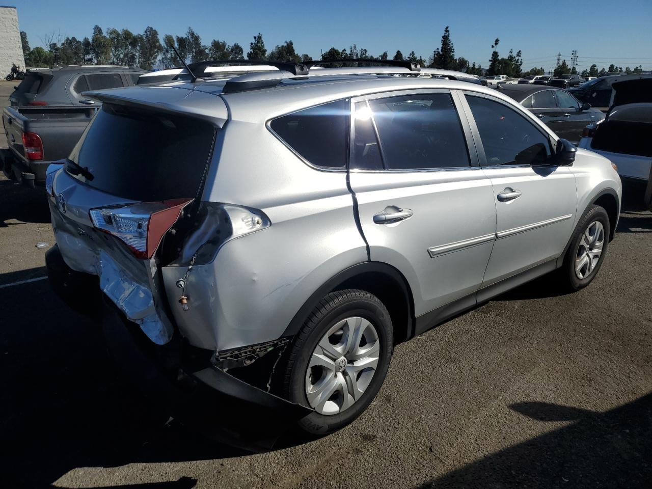 VIN JTMZFREV3FD067515 2015 TOYOTA RAV4 no.3