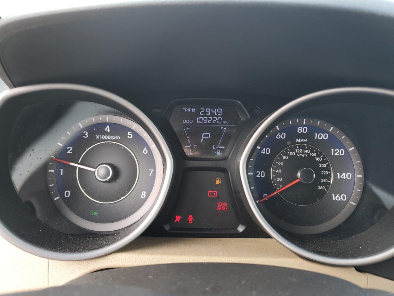 2011 Hyundai Elantra - Image 9