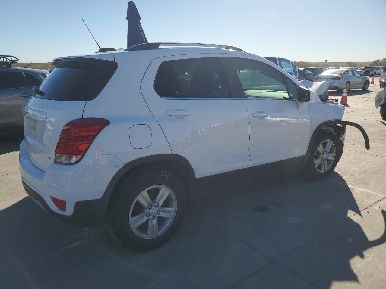 2020 Chevrolet Trax - Image 3