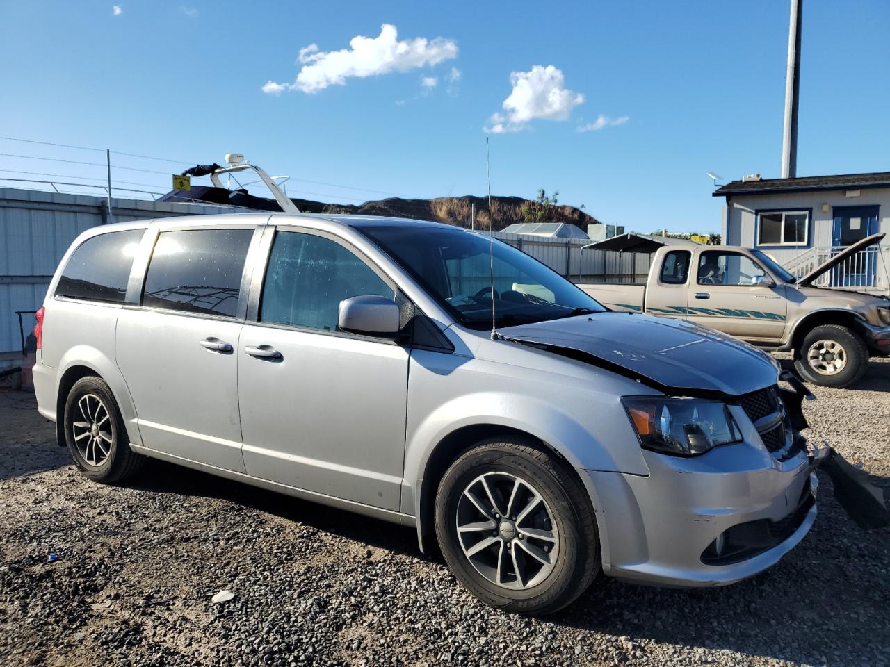 VIN 2C4RDGBG4JR133849 2018 DODGE CARAVAN no.4