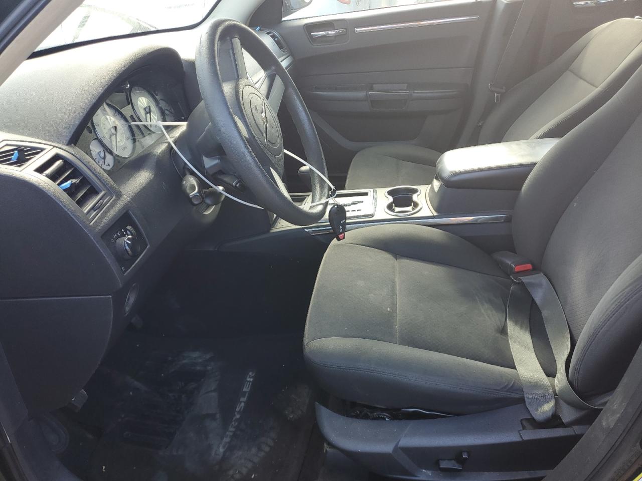 2009 Chrysler 300 - Image 7