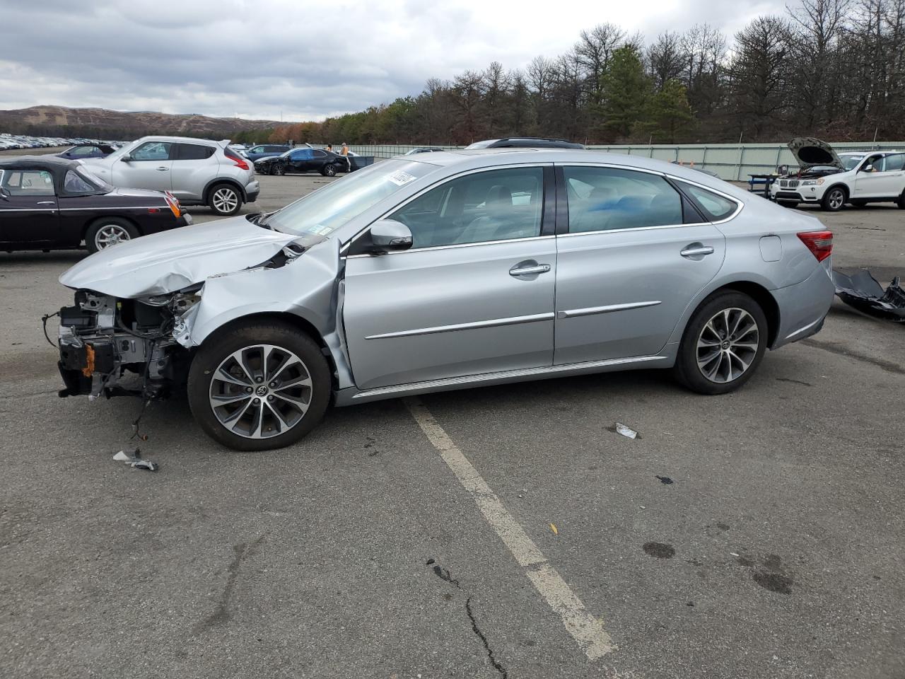 VIN 4T1BK1EB2JU275877 2018 TOYOTA AVALON no.1