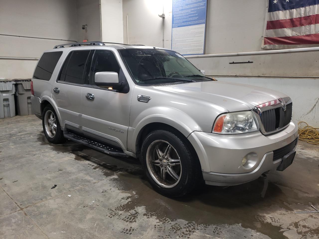 2003 Lincoln Navigator - Image 4