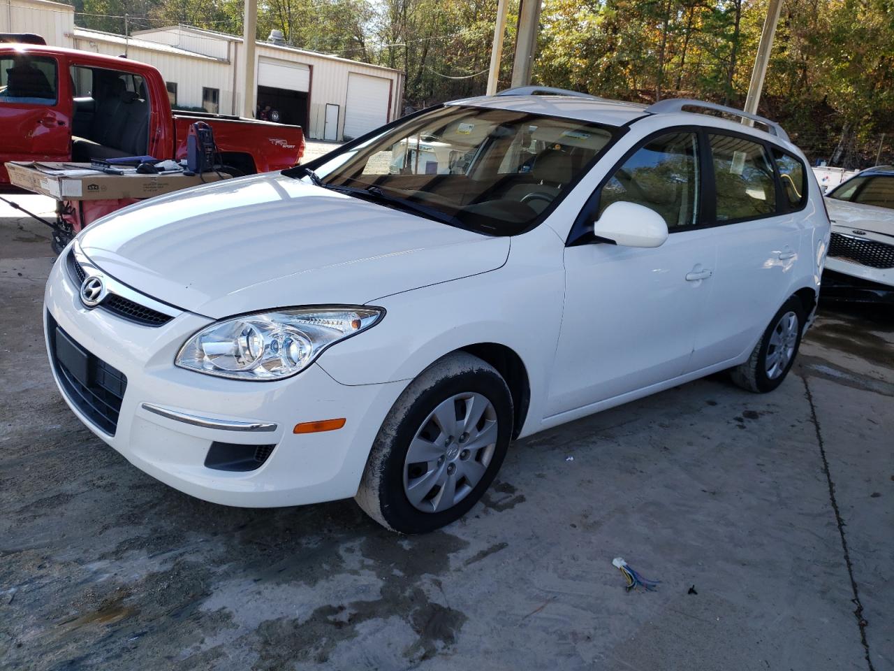 2011 Hyundai Elantra - Image 1