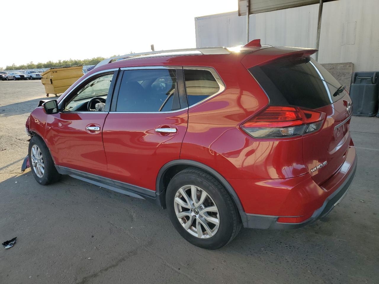 2017 Nissan Rogue - Image 2