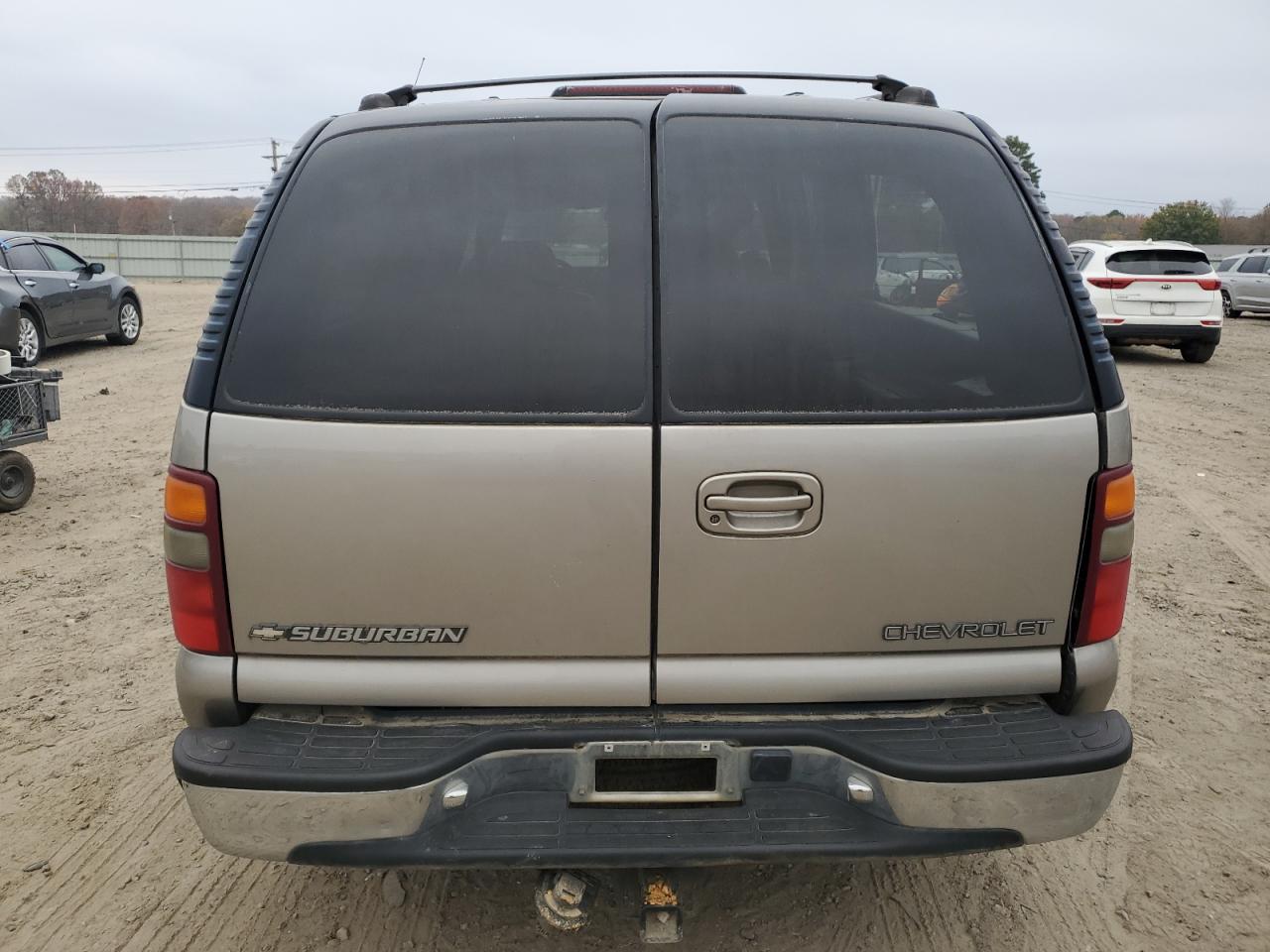 2001 Chevrolet Suburban - Image 6