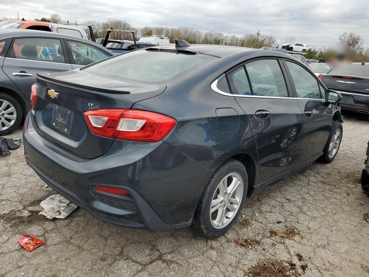 2017 Chevrolet Cruze - Image 3