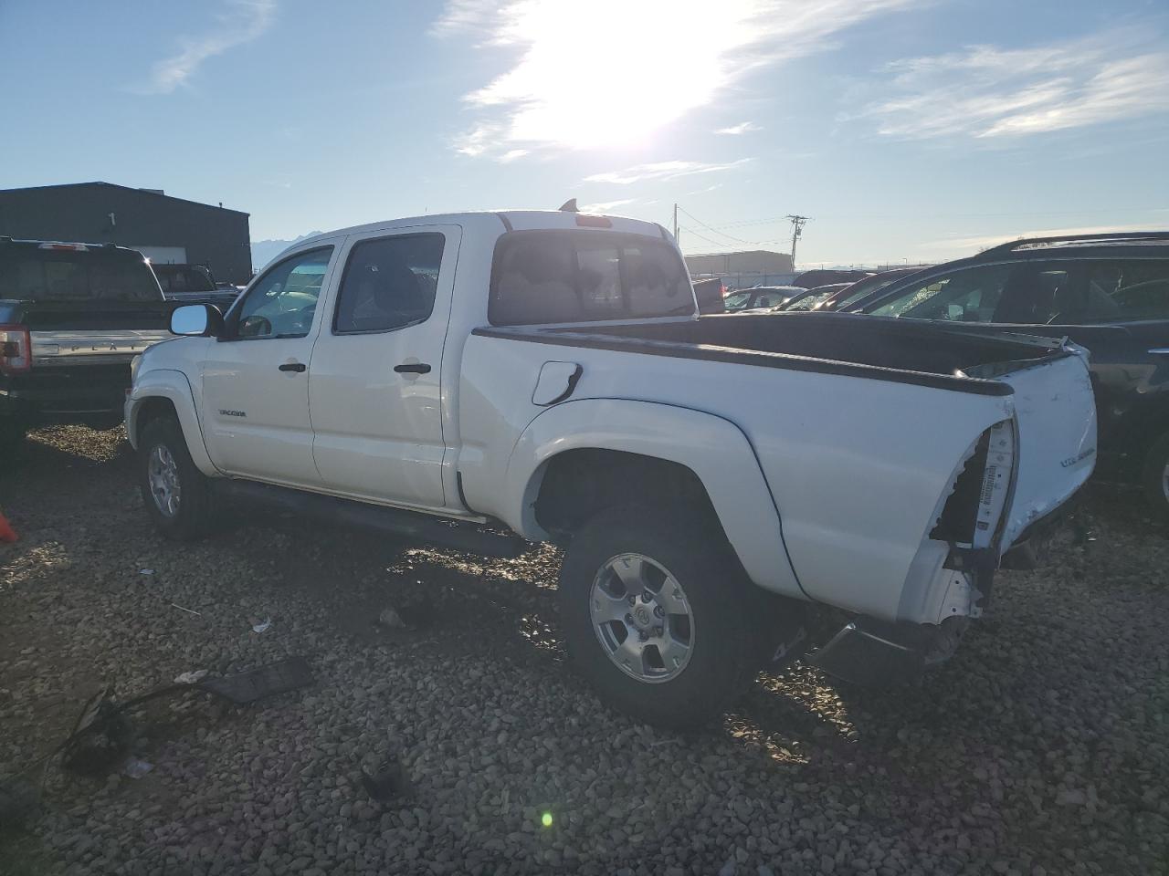 2014 Toyota Tacoma - Image 2