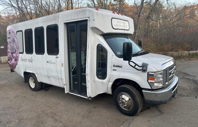 2012 Ford Econoline E350 Super Duty Cutaway Van for Sale in North Billerica, MA - Normal Wear