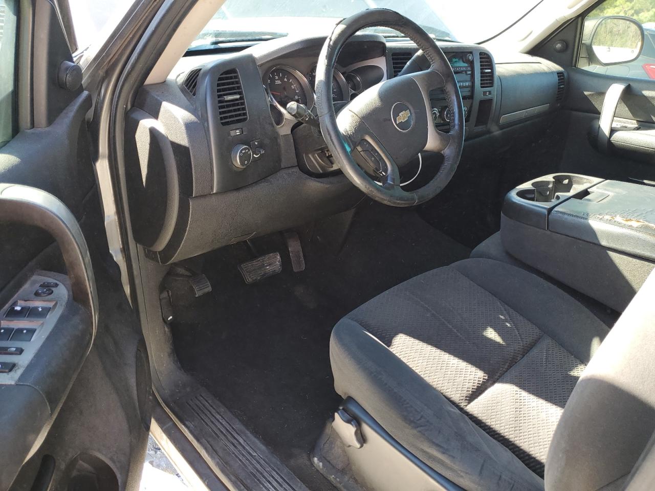2007 Chevrolet Silverado - Image 8
