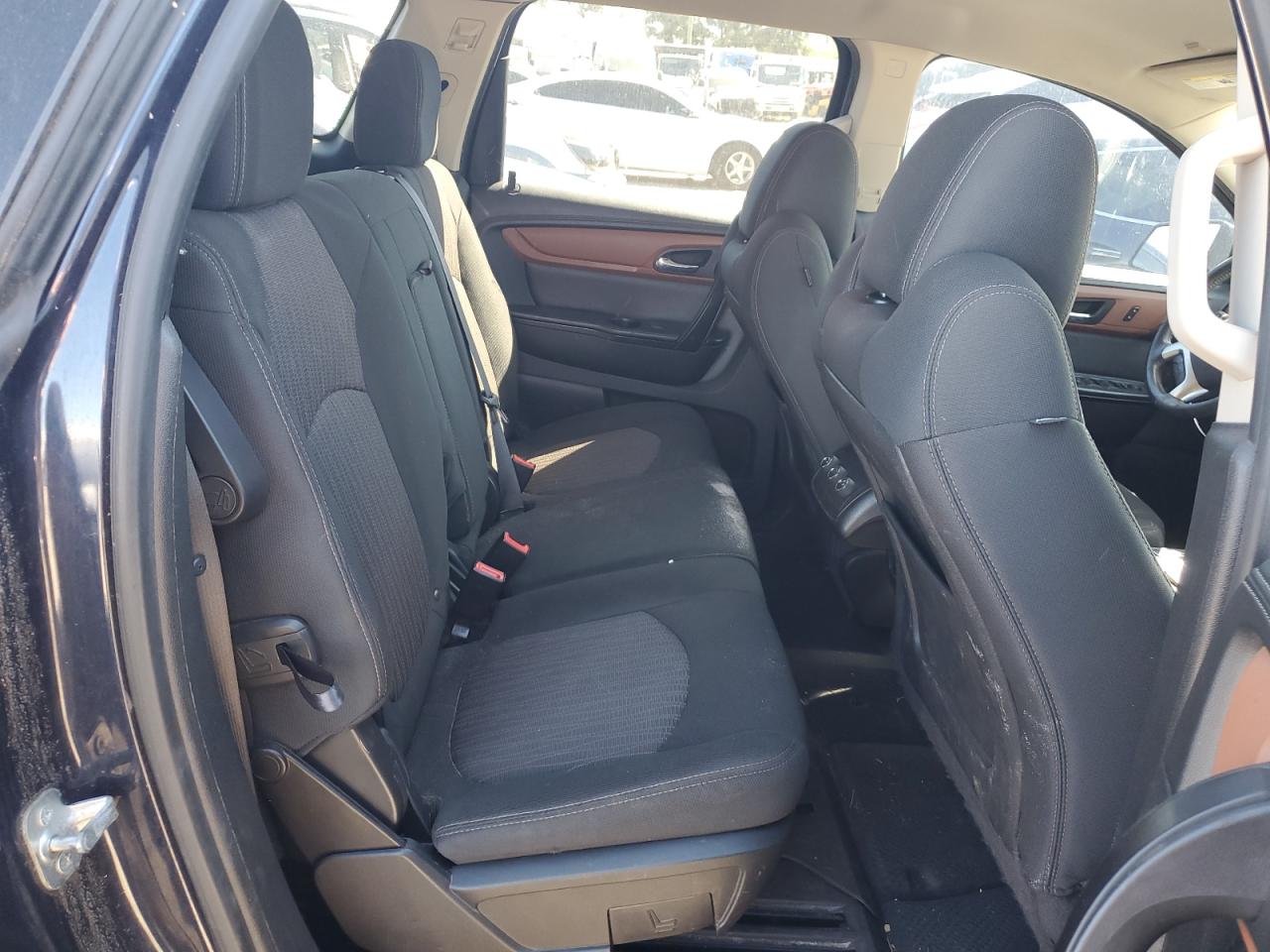 2015 Chevrolet Traverse - Image 11