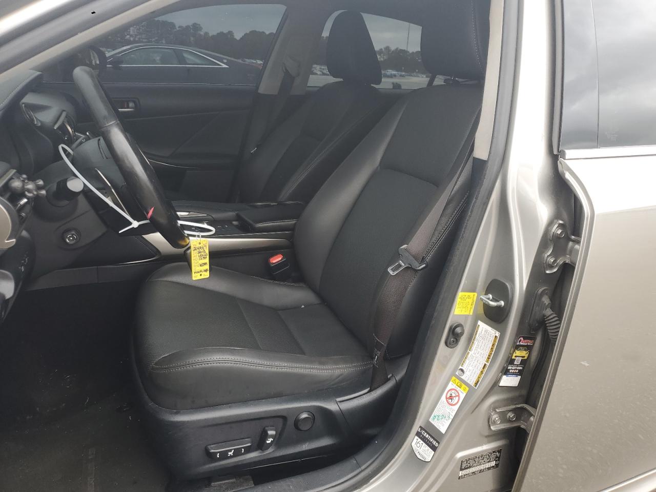 2018 Lexus IS - Image 7