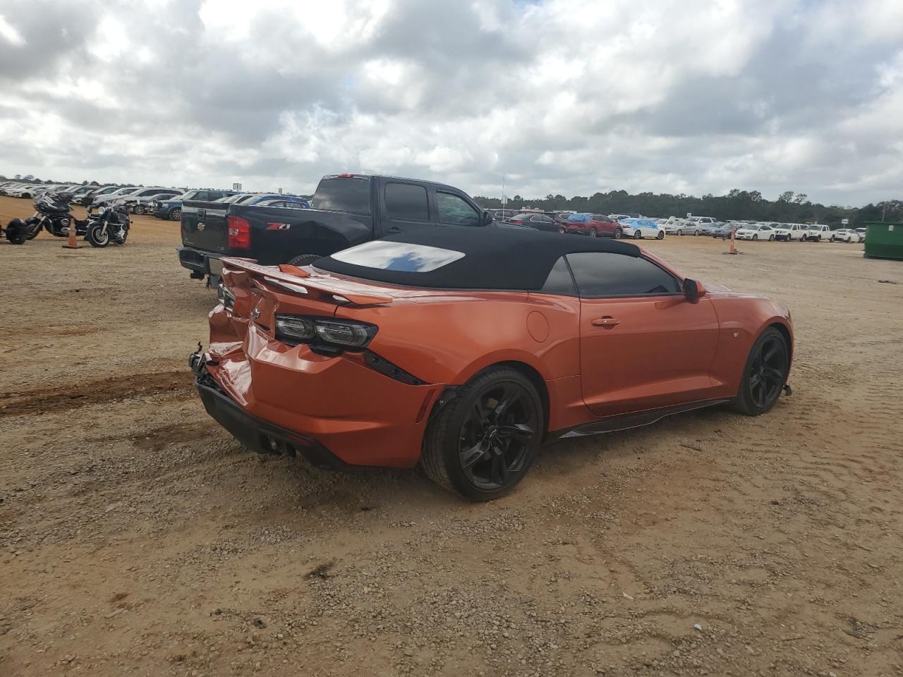 2023 Chevrolet Camaro - Image 3