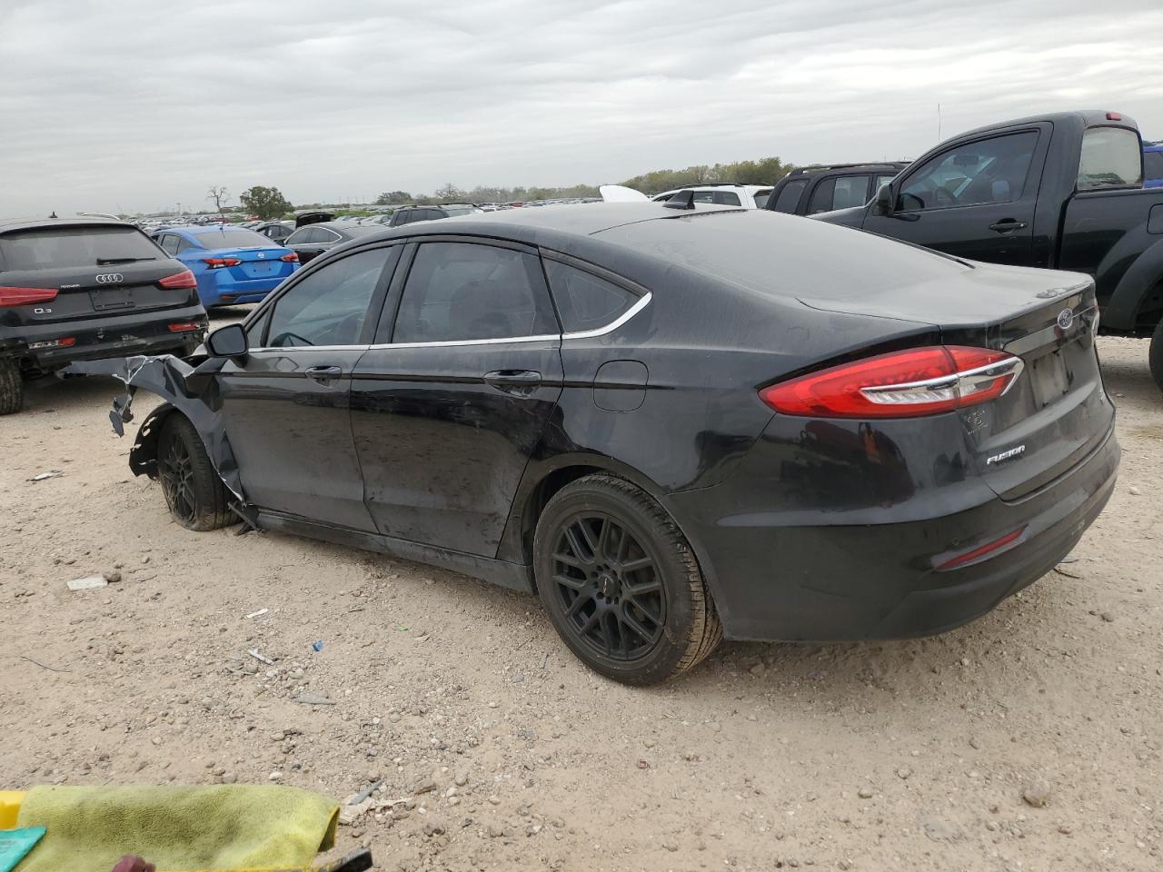 VIN 3FA6P0HD9KR132406 2019 FORD FUSION no.2