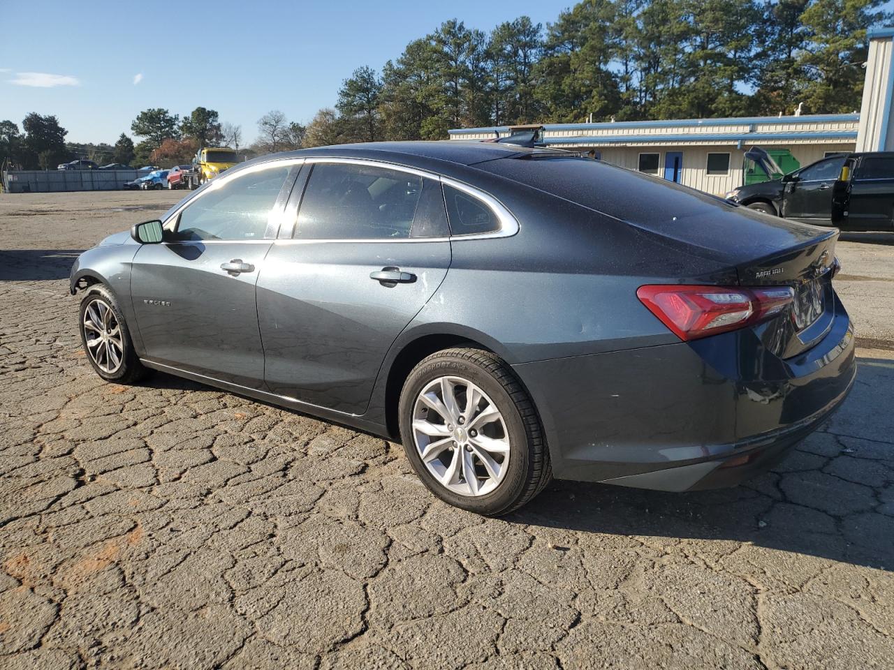 2019 Chevrolet Malibu - Image 2