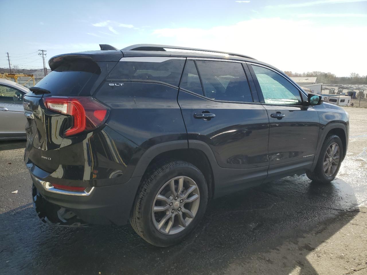 2022 GMC Terrain - Image 3