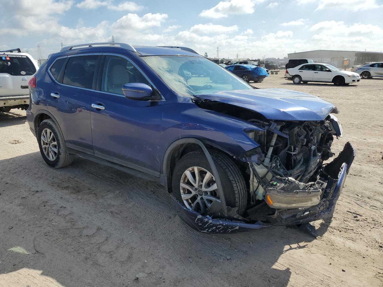 2017 Nissan Rogue - Image 4