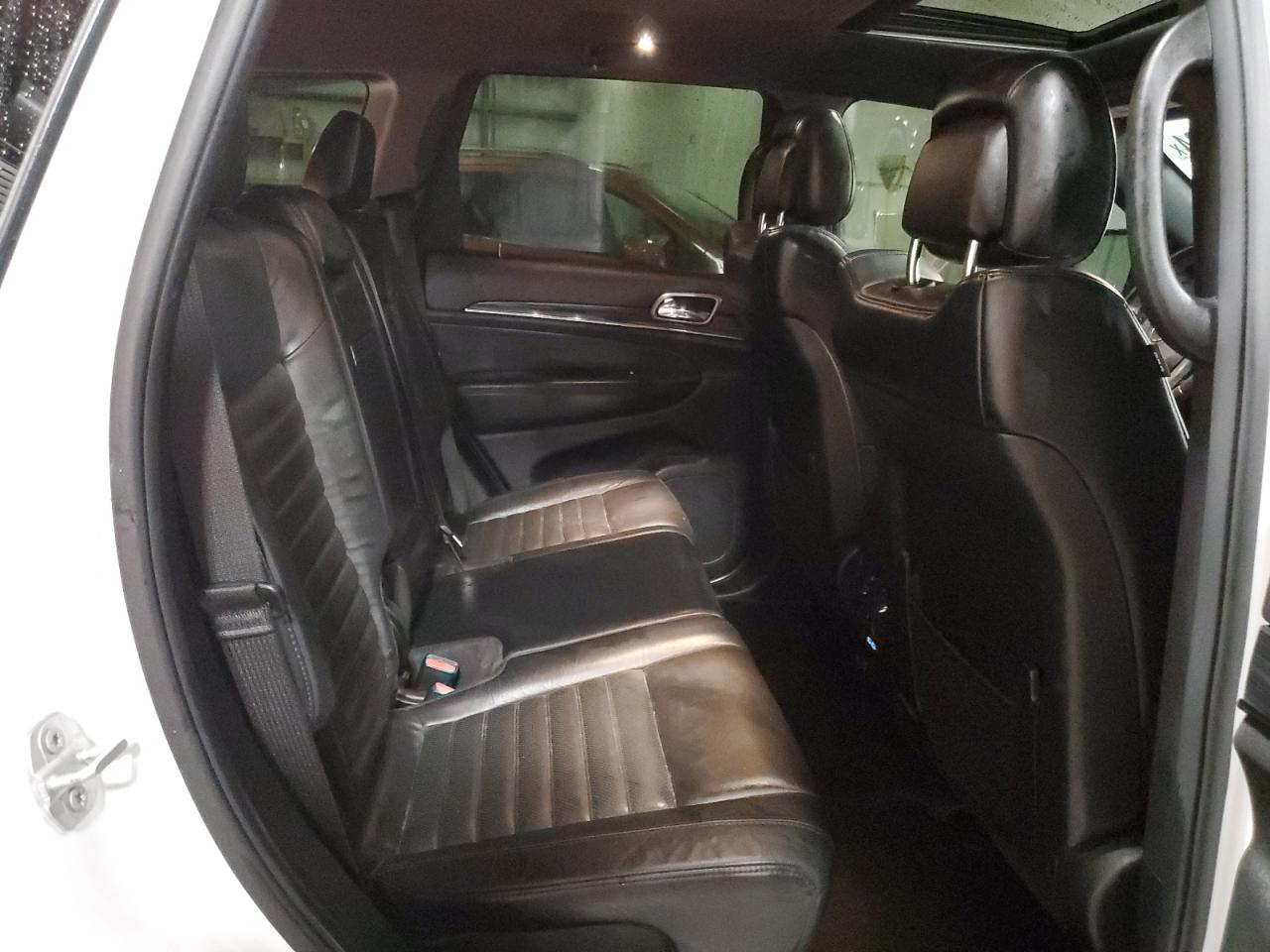 2020 Jeep Grand Cherokee - Image 11