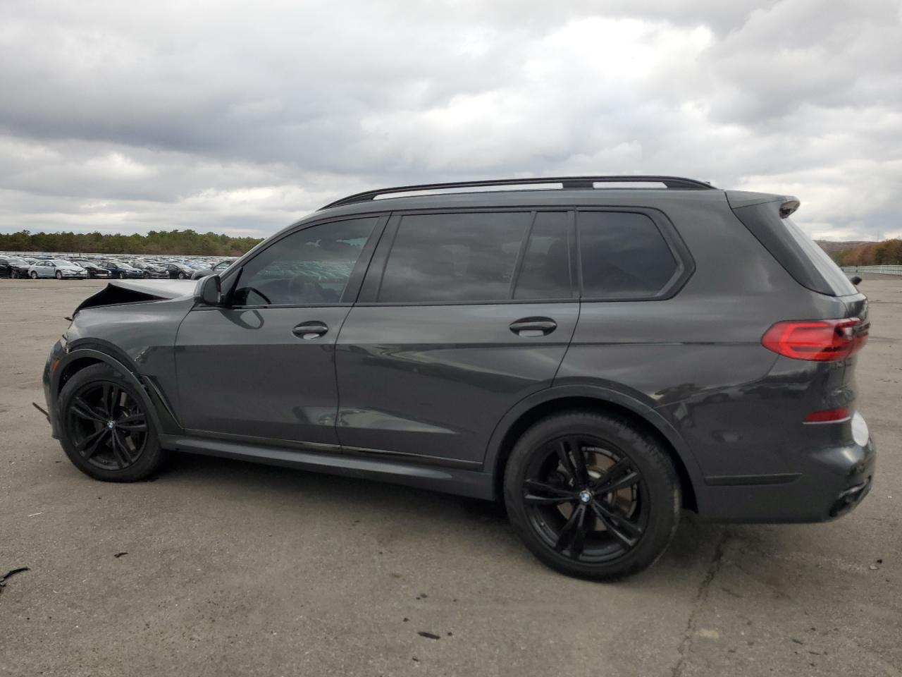 2021 BMW X7 - Image 2